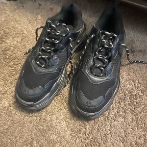 Black Balenciaga’s size 43